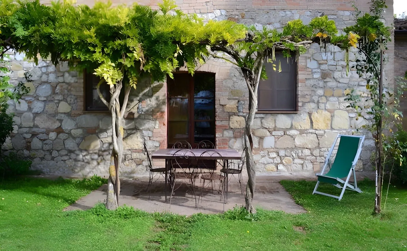 Volte · antica stalla con volte in mattoni