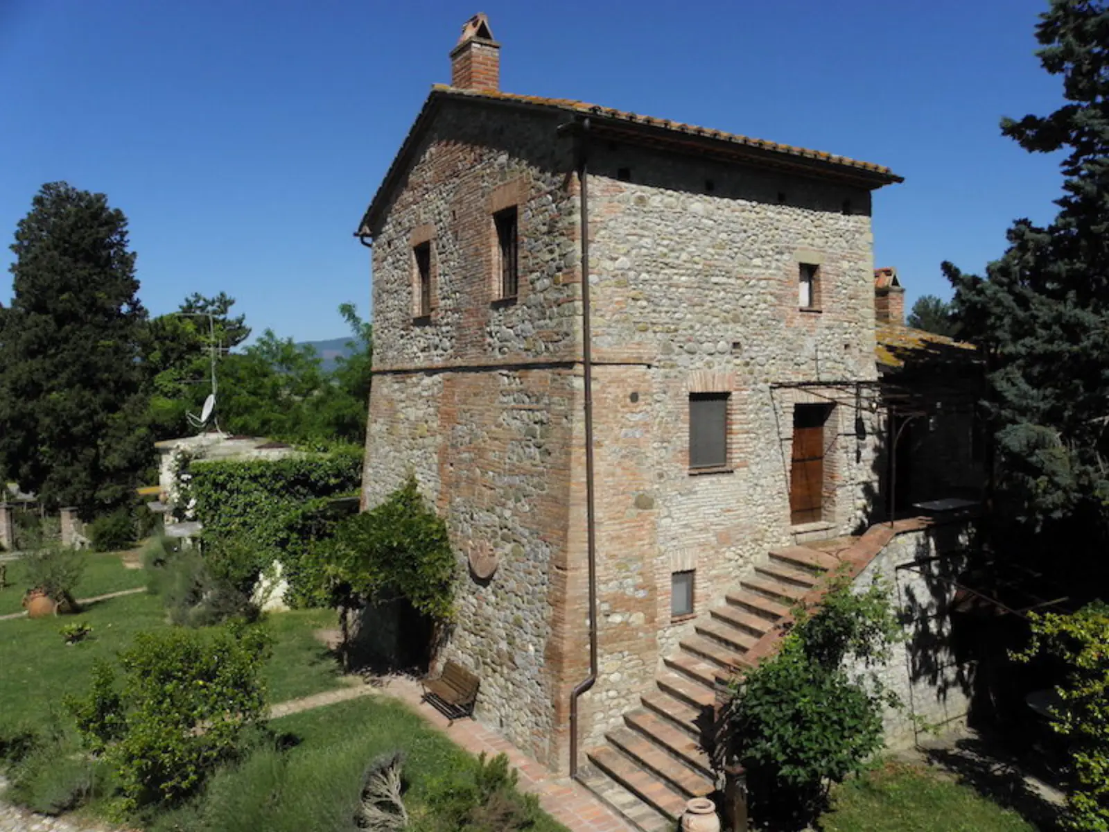 Borgo · scorci e dettagli