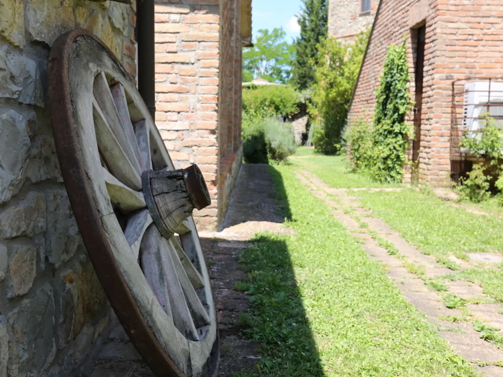 Borgo · scorci e dettagli